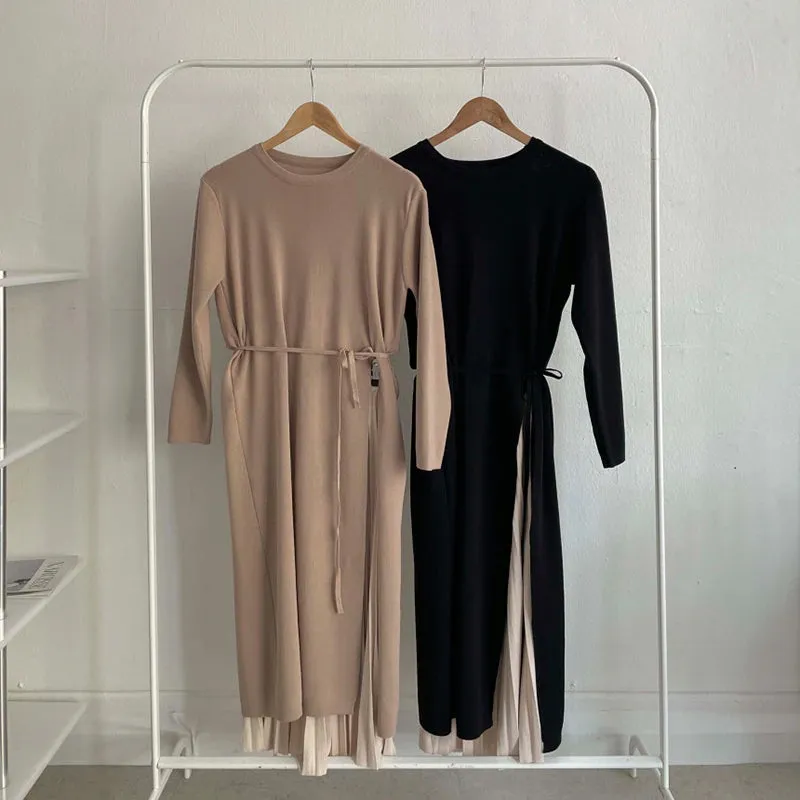 Casual Elegance Knitted Midi Dresses with Slit Style Accent