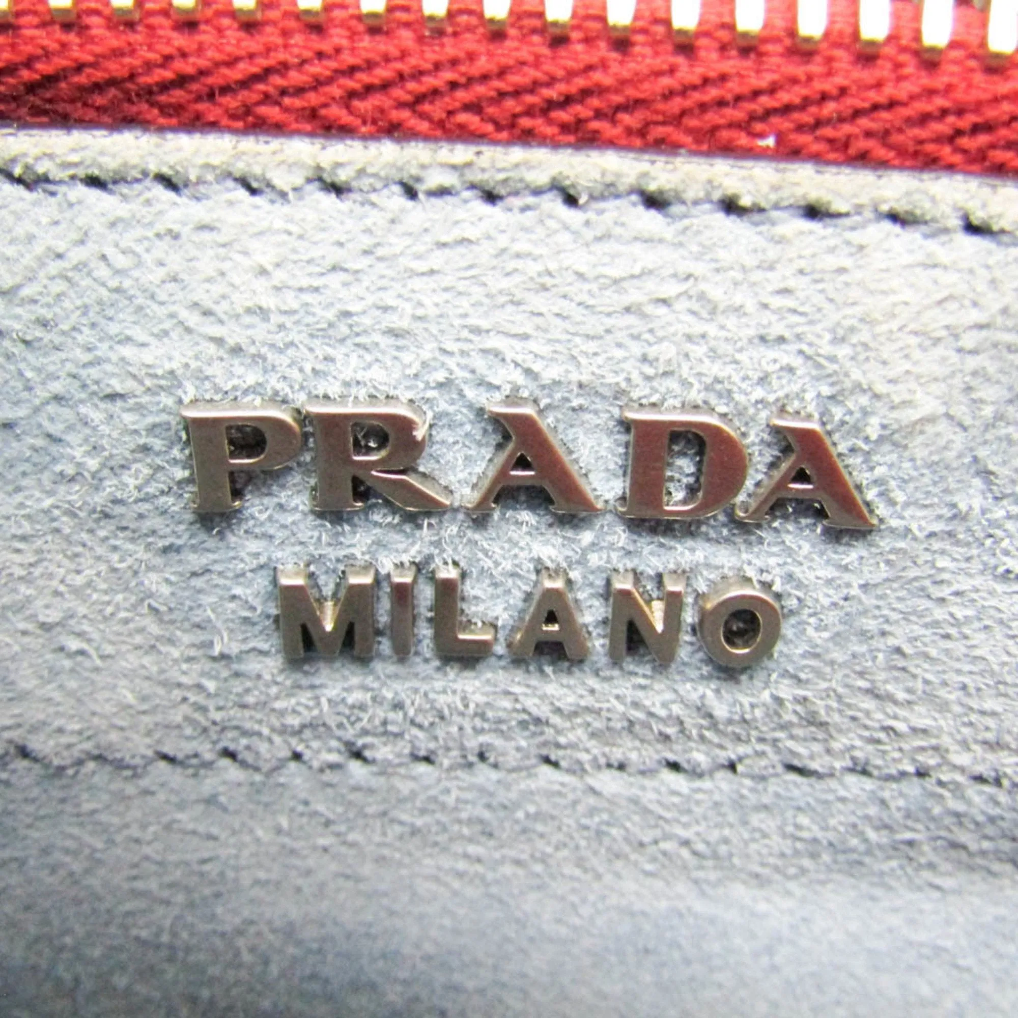 Prada Etiquette