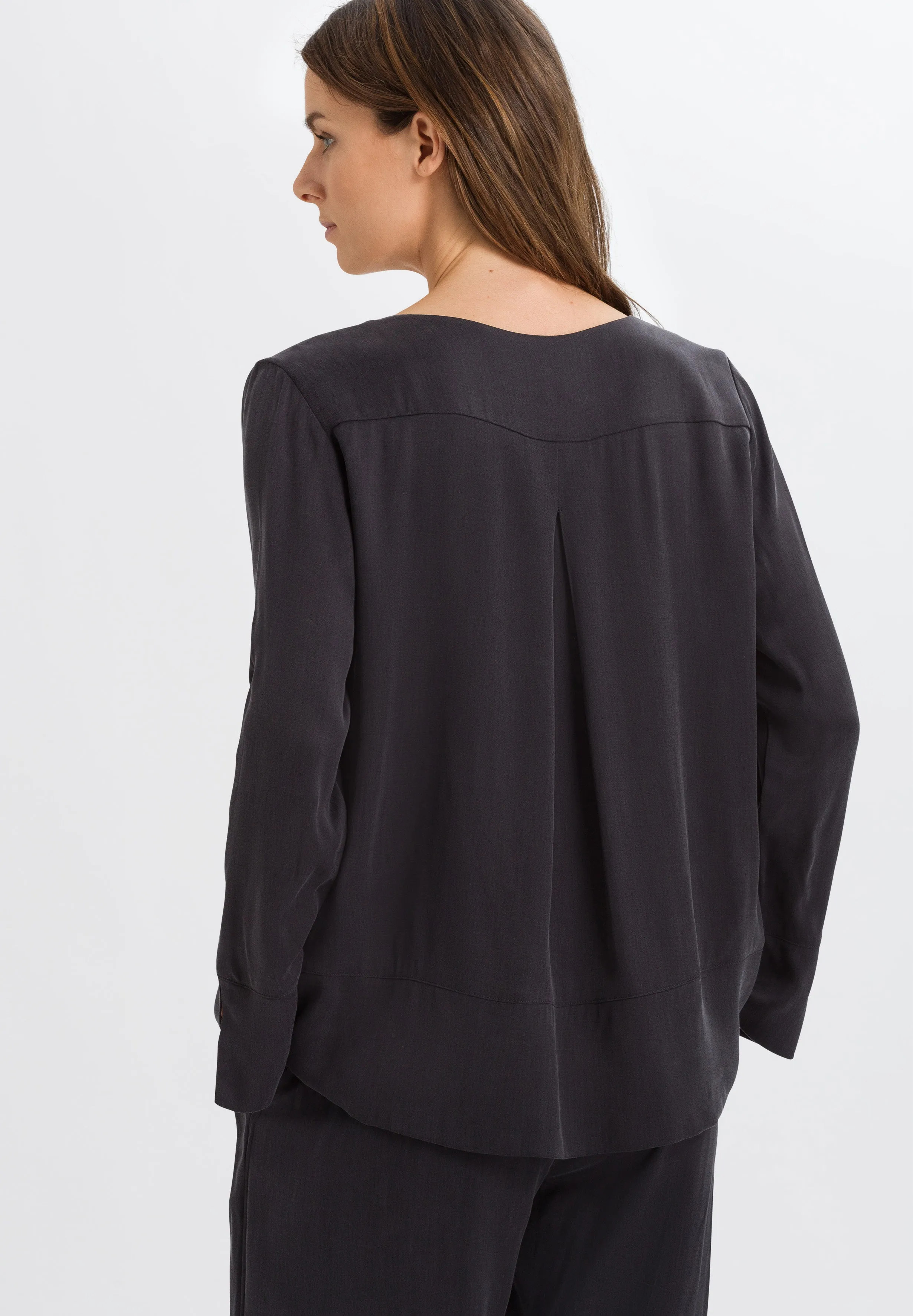 Urban Casuals Flowy V-Neck Top | Black Caviar 78649-1935