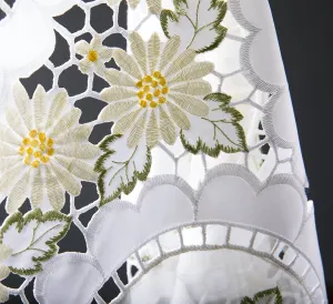 XD75029 Elegant Daisy Table Runner